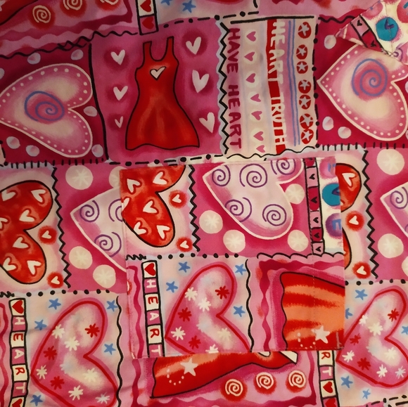 EUC Peaches Uniforms have heart Scrub top - Picture 4 of 4